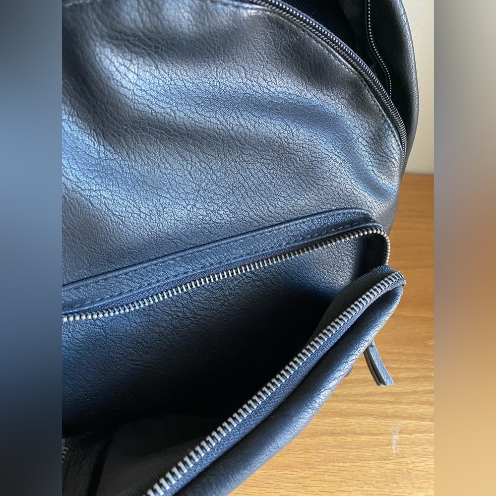 Little black backpack - Picture 4 of 6